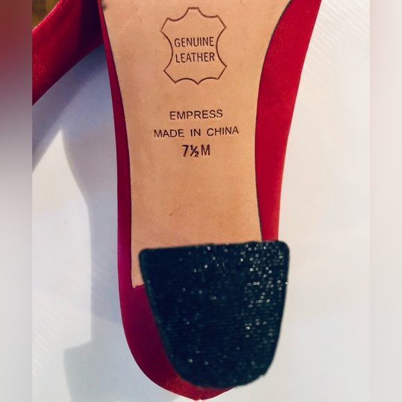 Red Satin pump bow detail 3 inch heel leather sole size 7.5 - Picture 8 of 16